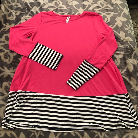 Super cute hot pink shirt with striped detail - Picture 1 of 3